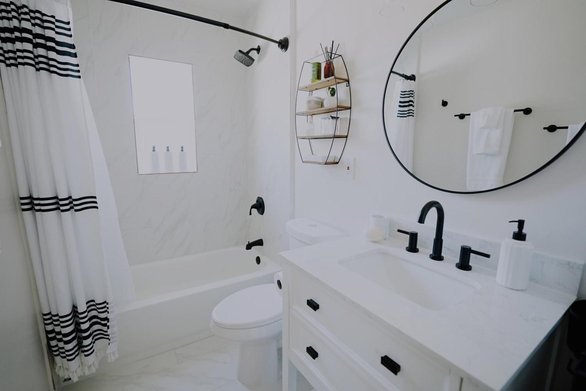 Centrally Located! Remodeled! Huge Backyard! The White House Albuquerque Zewnętrze zdjęcie
