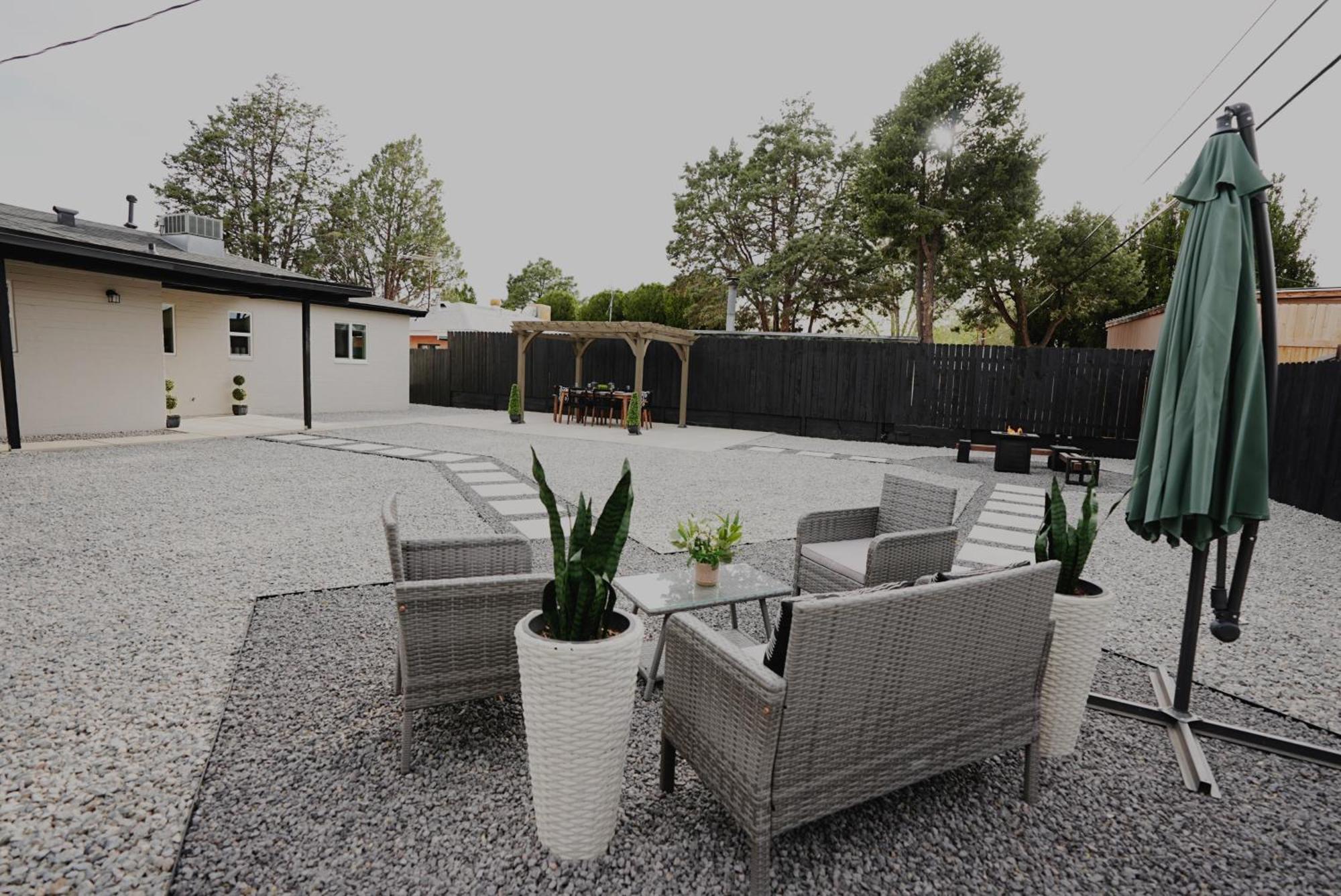 Centrally Located! Remodeled! Huge Backyard! The White House Albuquerque Zewnętrze zdjęcie