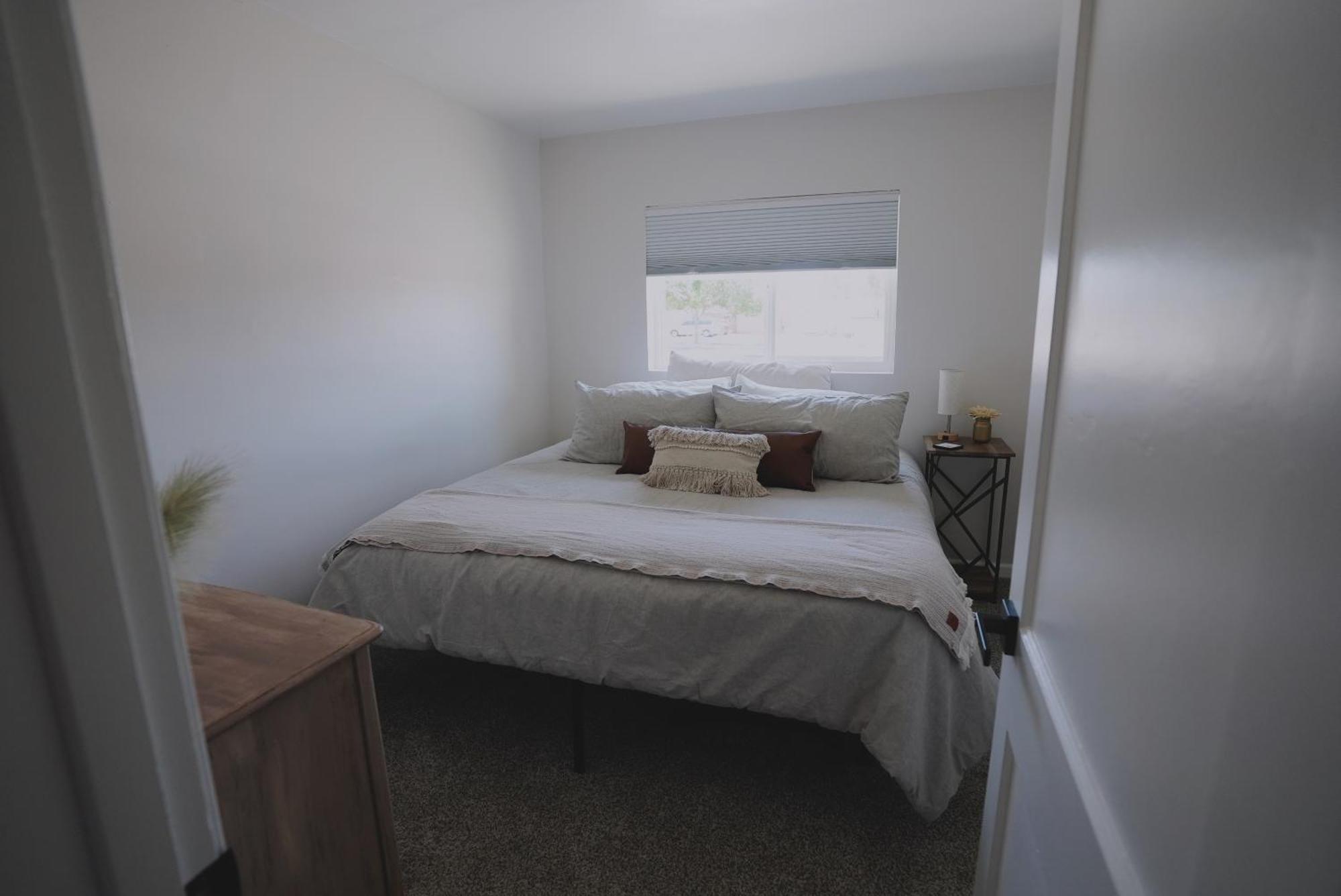 Centrally Located! Remodeled! Huge Backyard! The White House Albuquerque Zewnętrze zdjęcie