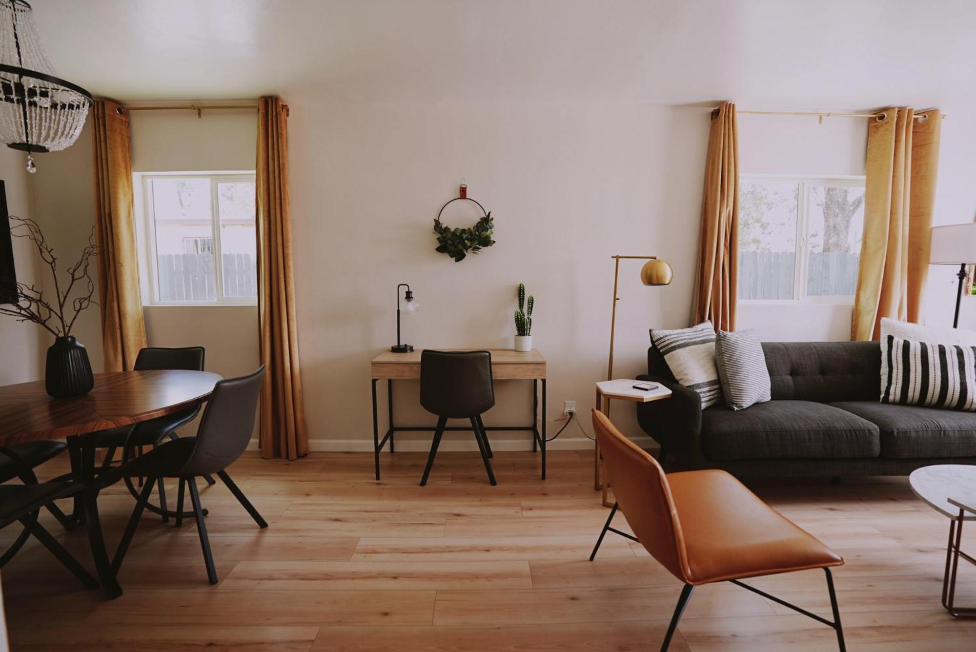 Centrally Located! Remodeled! Huge Backyard! The White House Albuquerque Zewnętrze zdjęcie