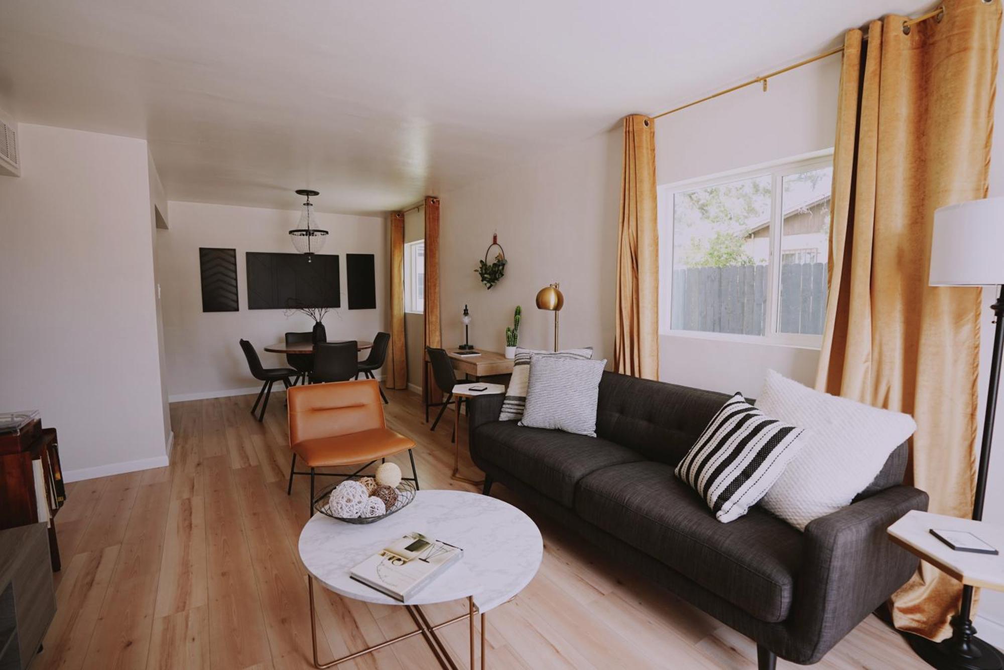 Centrally Located! Remodeled! Huge Backyard! The White House Albuquerque Zewnętrze zdjęcie